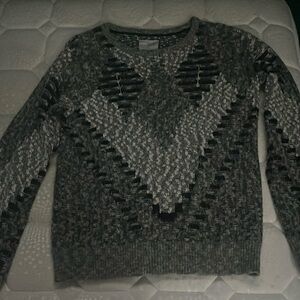 Men’s Your neighbor sweater size medium in good condition